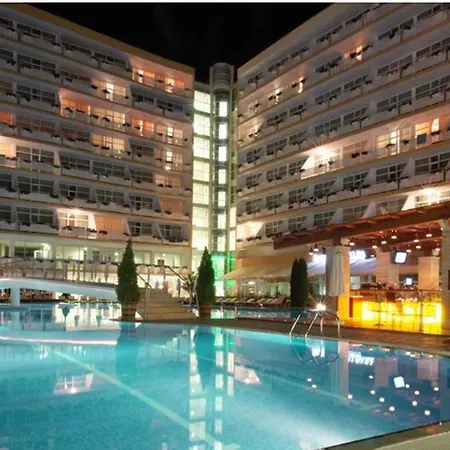 Menada In Oasis Slăntjev Brjag