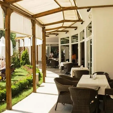 Menada In Oasis Slăntjev Brjag