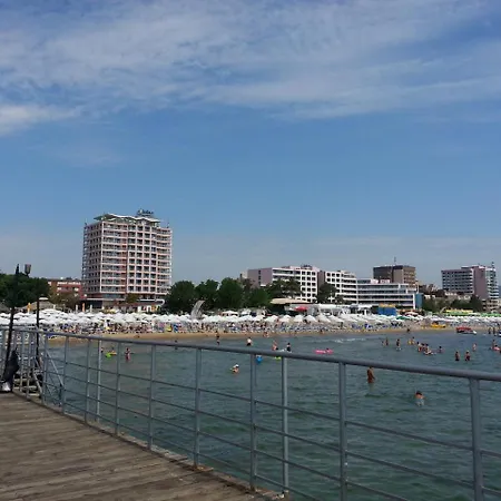 Lägenhet Menada In Oasis Slăntjev Brjag